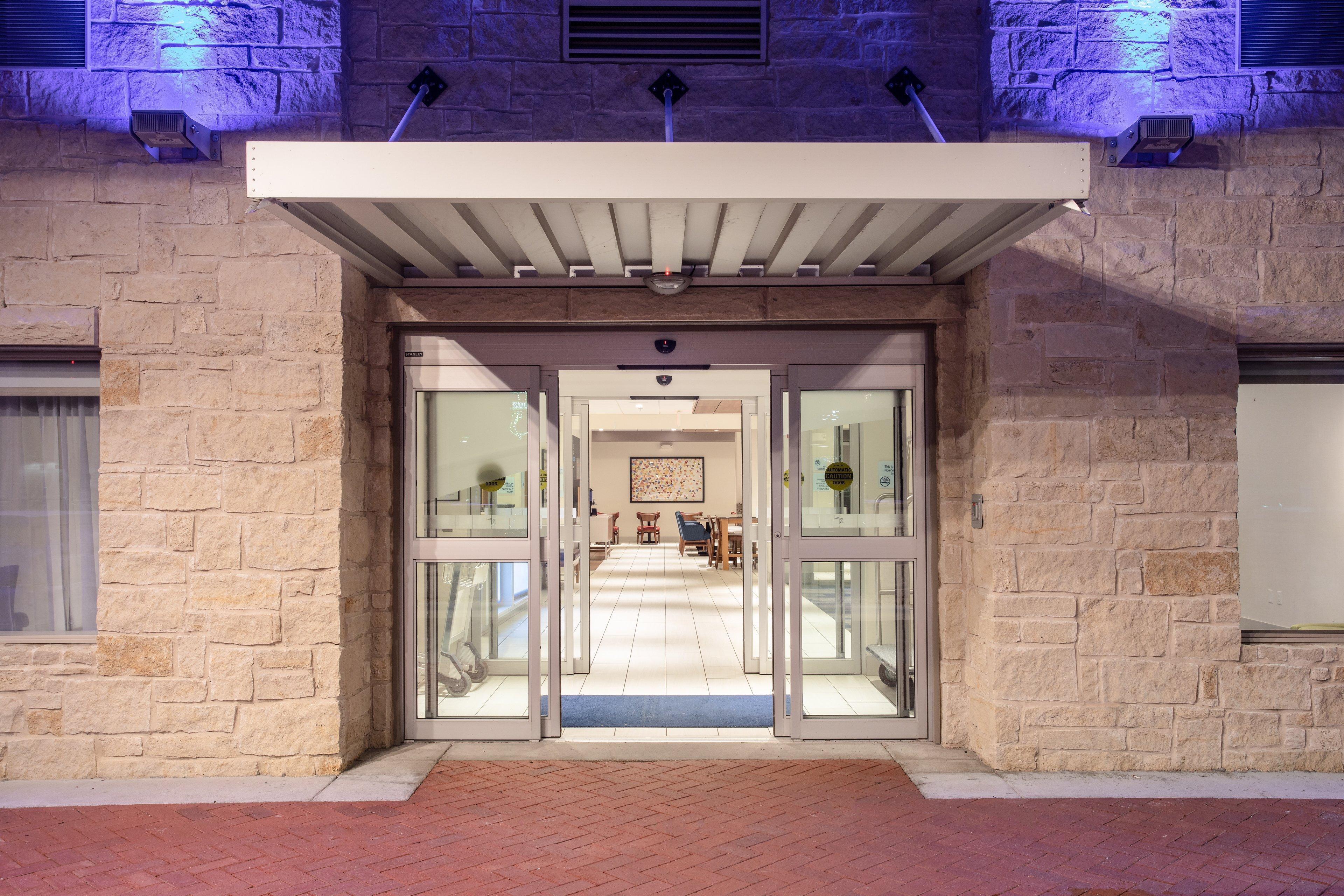 Holiday Inn Express & Suites Manhattan By Ihg Luaran gambar