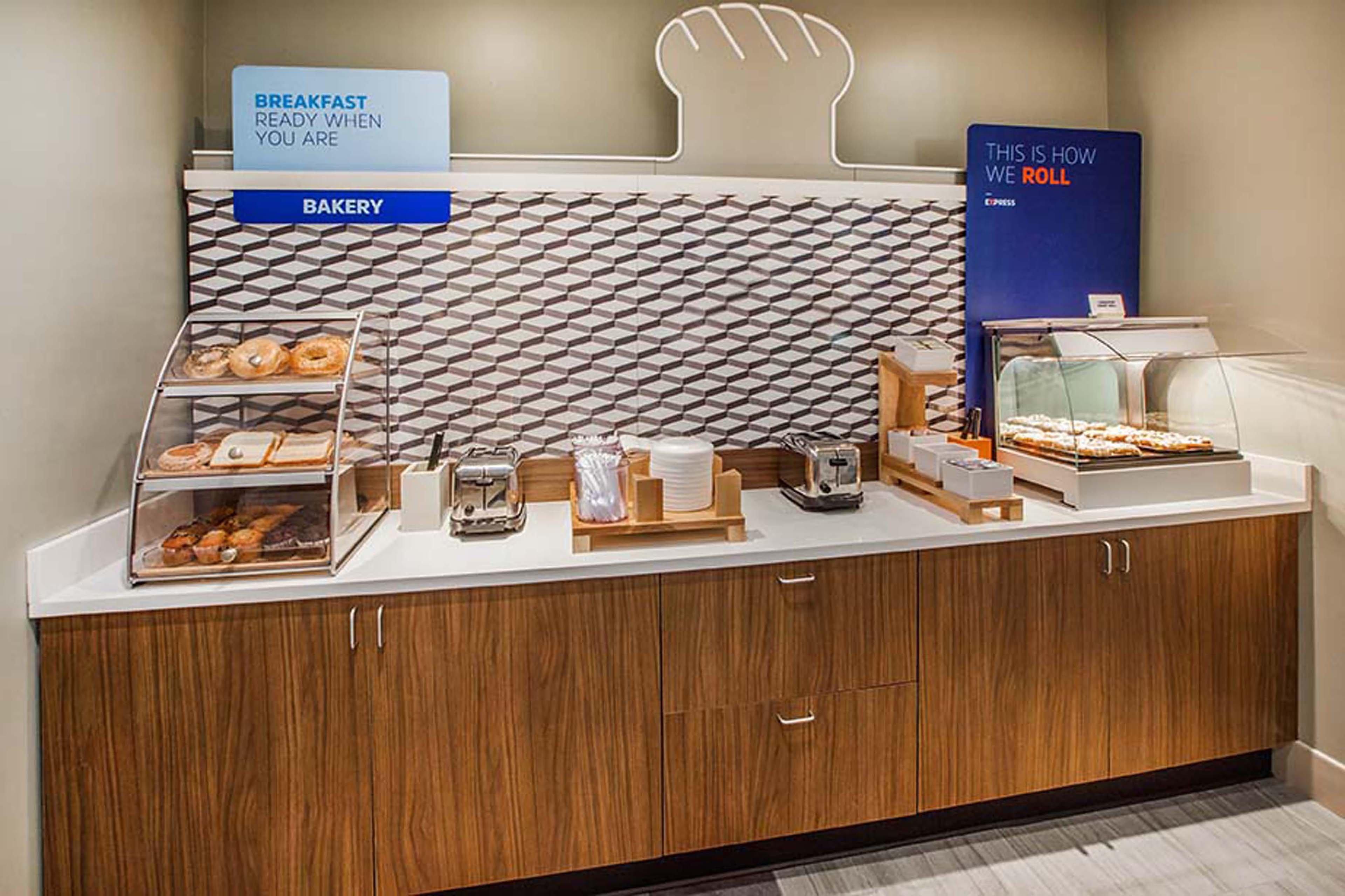 Holiday Inn Express & Suites Manhattan By Ihg Luaran gambar