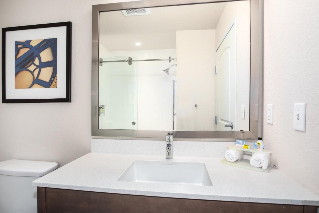 Holiday Inn Express & Suites Manhattan By Ihg Luaran gambar
